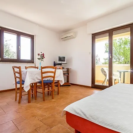 Apartment Liznjan Ližnjan