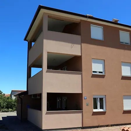 Apartment Liznjan Apartment Liznjan