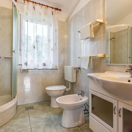 Apartment Liznjan Appartamento Ližnjan
