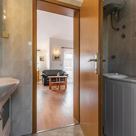 Apartment Liznjan * Ližnjan